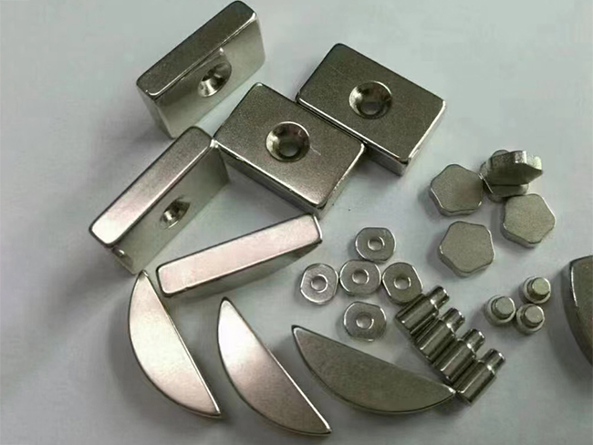 Countersunk magnet