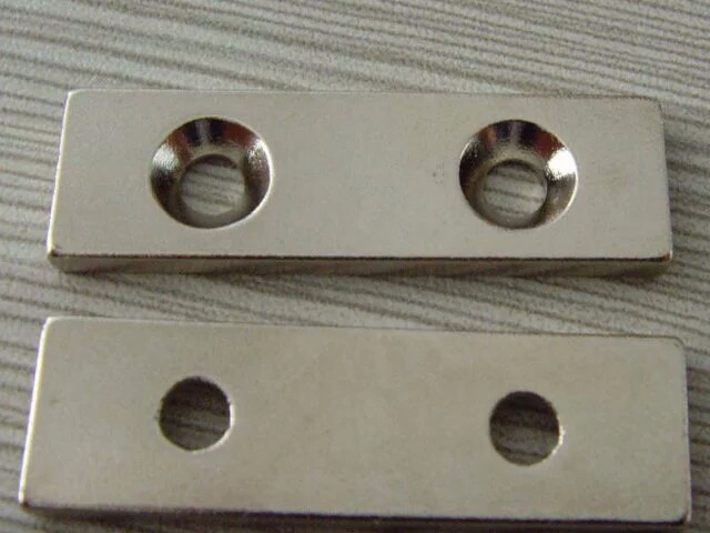 Countersunk tool magnet